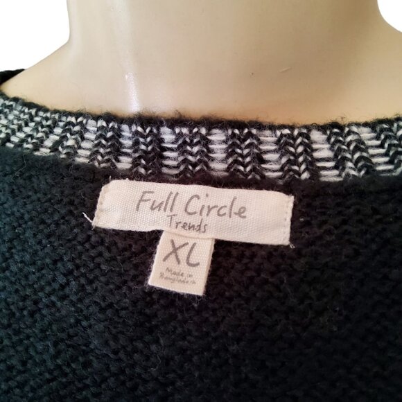 Full Circle Sweater Women Junior's Size XL Crop Fringe Detail Stripe Black Green - Picture 10 of 10